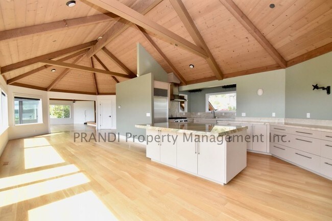 Building Photo - 48 Lochness Ln