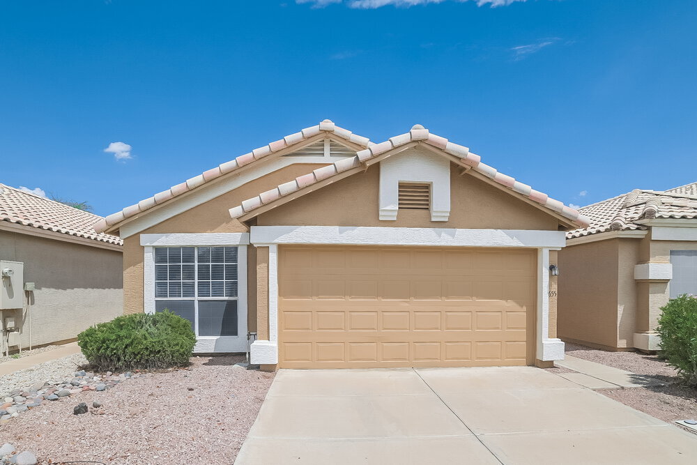 Foto principal - 655 N Rita Ln