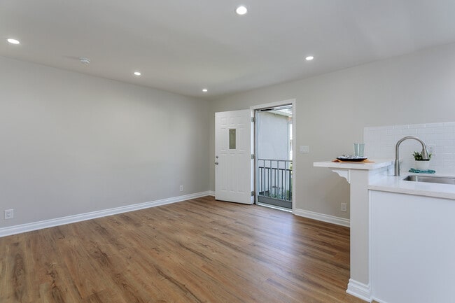 Building Photo - 220 W Lime Ave