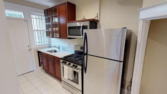 Building Photo - Room in 5 Bedroom Home at 3116 Warder St NW