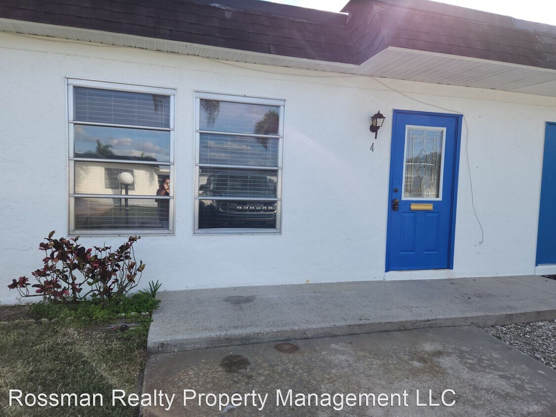 4 Tangerine Ct, Lehigh Acres, FL 33936 House Rental in Lehigh Acres