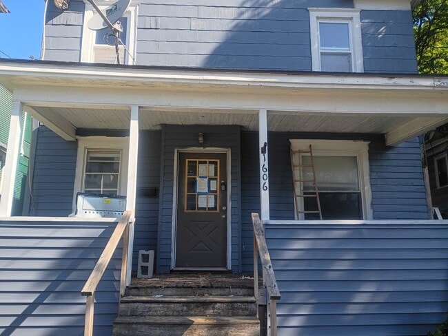 Building Photo - 1606 W Colvin St