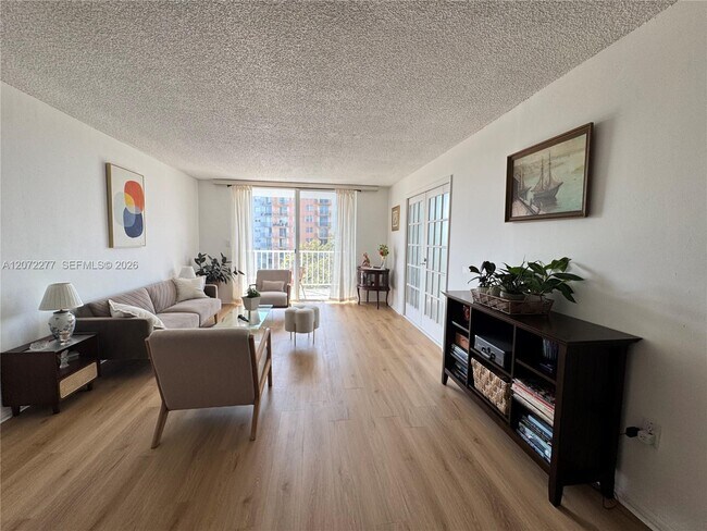 Foto del edificio - 1470 NE 125th Terrace