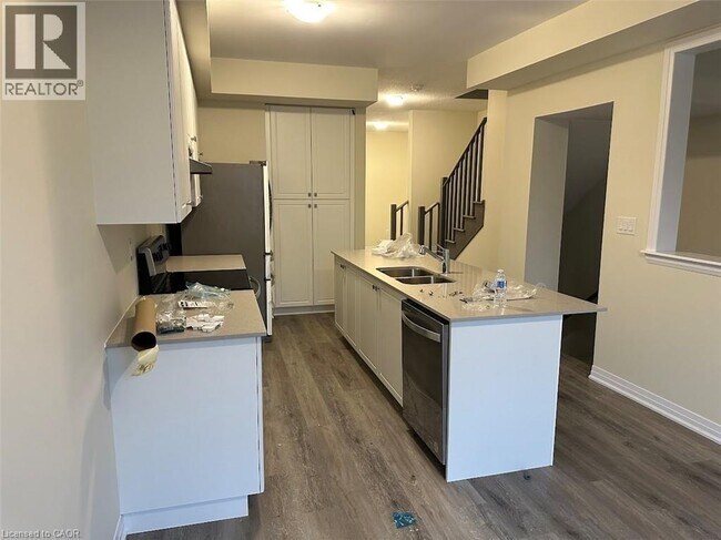 Building Photo - 185 Bedrock Dr