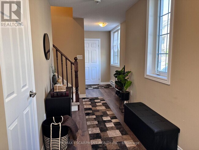 Building Photo - 3112 Cornell Cmn