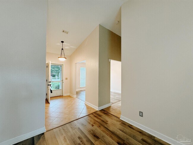 Foto del edificio - 1240 Benning Pl