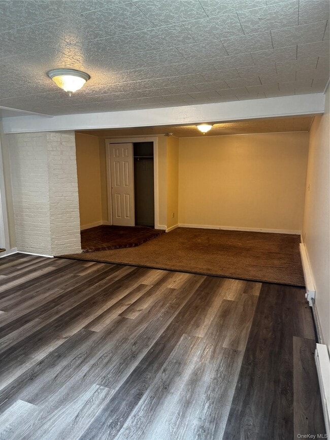 Building Photo - 1529 NY-300