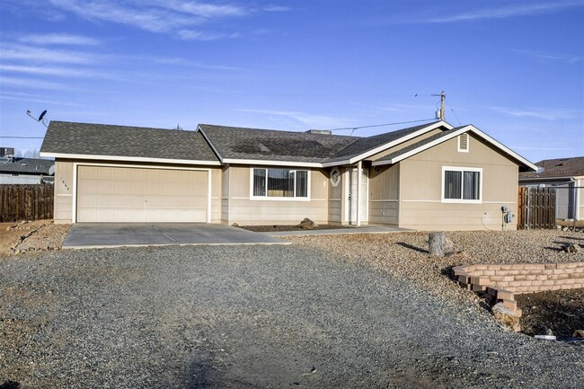 Building Photo - 3 Bedroom, 2 Bathroom Ranch Style Home in ...