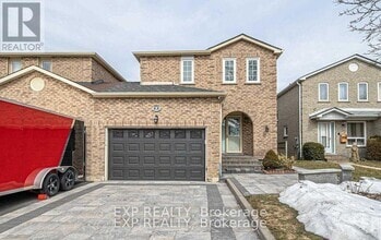 Building Photo - 8 Cluett Dr