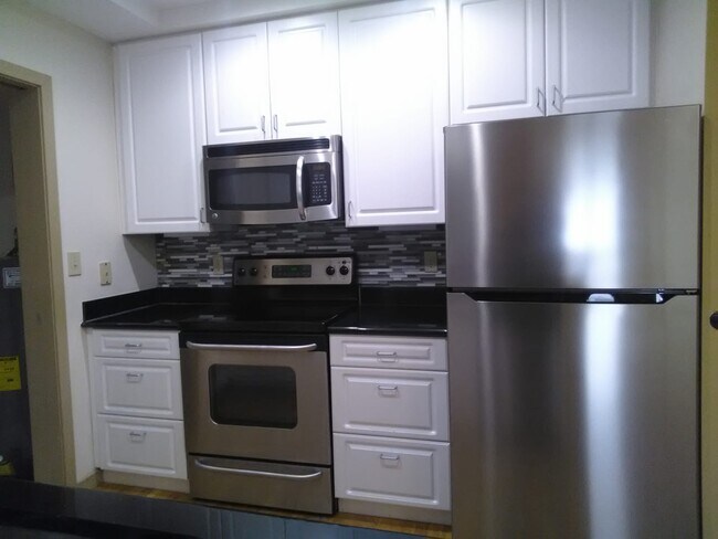 Kitchen - 175 Cottage St