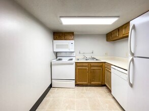 Building Photo - 106 N McKinley Ave