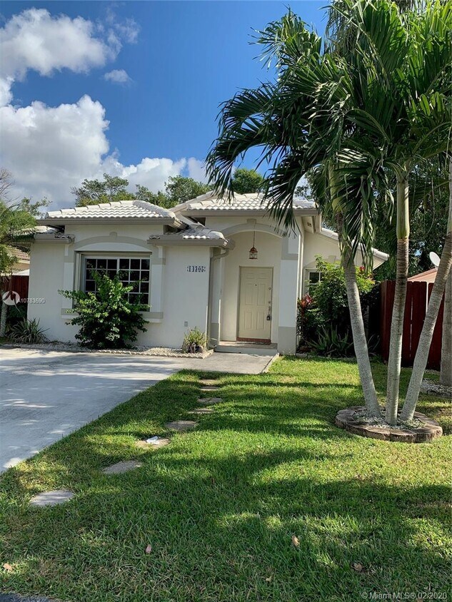 Foto principal - 14305 SW 150th Ave