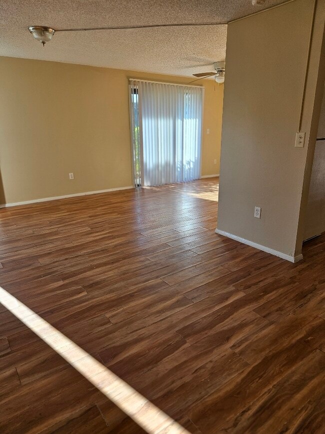 Building Photo - 129 Camphor Cir