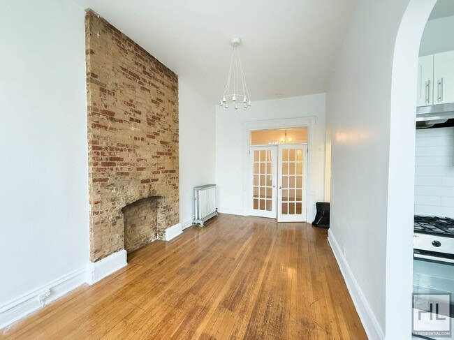 Building Photo - BEDFORD AVENUE / Spacious 1-Bed 1-Bath