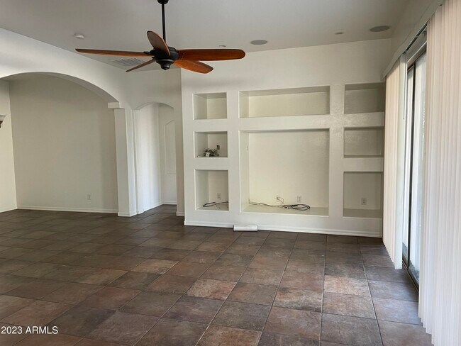 Foto del edificio - 8774 W Lane Ave