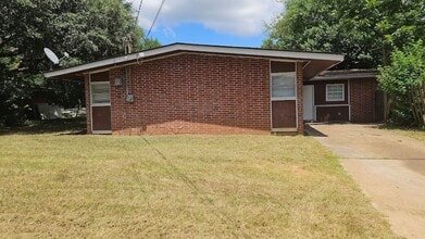 Building Photo - 1969 S Riverview Cir