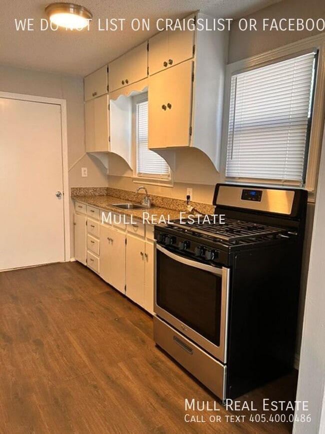 Building Photo - 4801 N Willow Ave