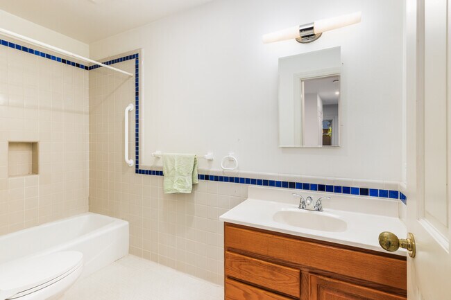 Foto del edificio - 107 Bayview St