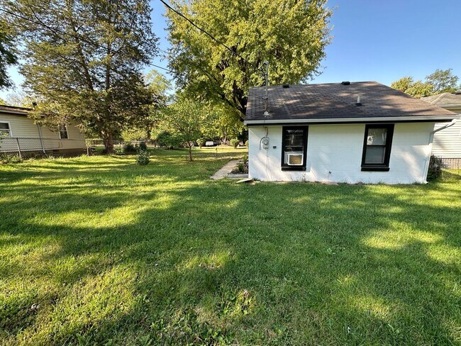 Photo - 1956 Williams St House