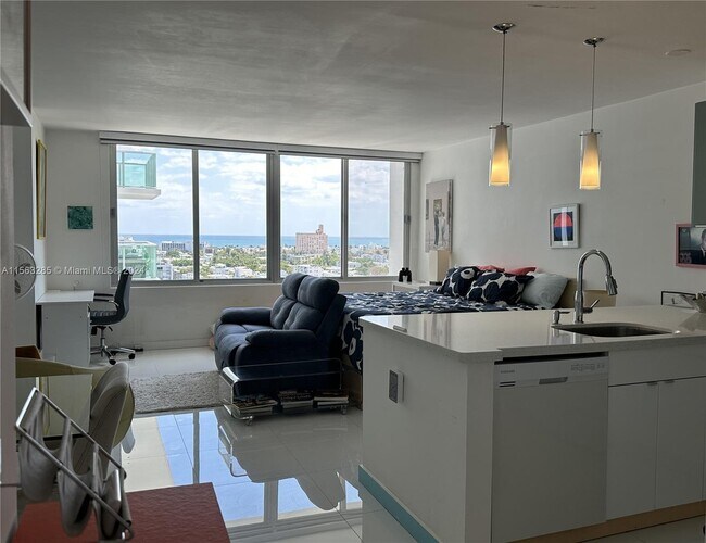 Building Photo - 1000 West Avenue Apt #1532, Miami Beach, F...