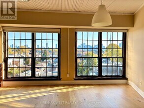 Building Photo - 183 Dovercourt Rd