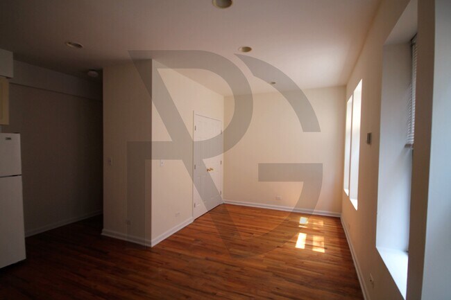 Foto del edificio - 917 W Dakin