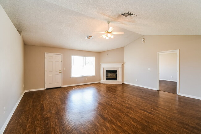 Foto del edificio - 1562 Wells Rd