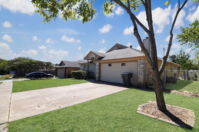 Building Photo - 3702 Valley Forge Dr