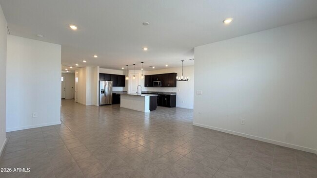 Building Photo - 37406 W San Clemente St