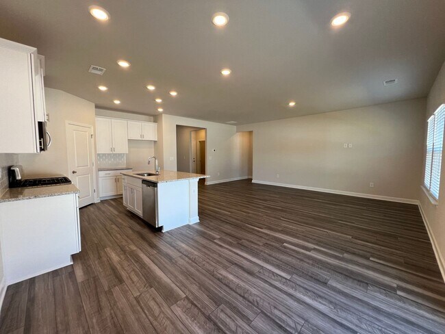 Foto del edificio - Longs - 3 bedroom, 2 bath House -APPLICATI...