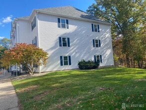 Building Photo - 1221 Waterford Dr