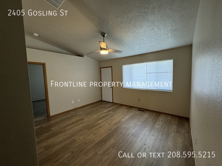 Primary Photo - Nice newly updated home!