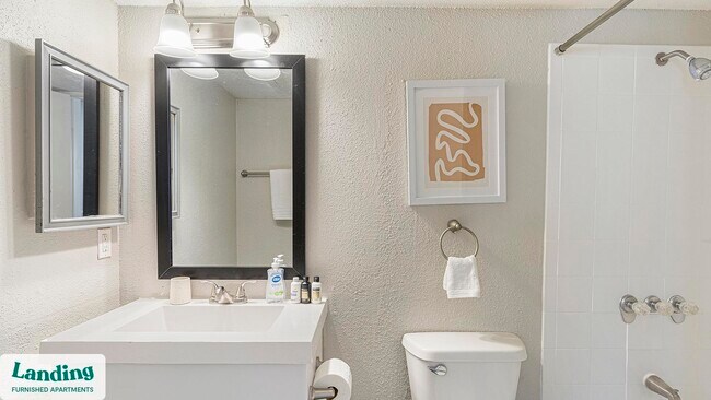 Foto del edificio - 5301 Overton Ridge Blvd