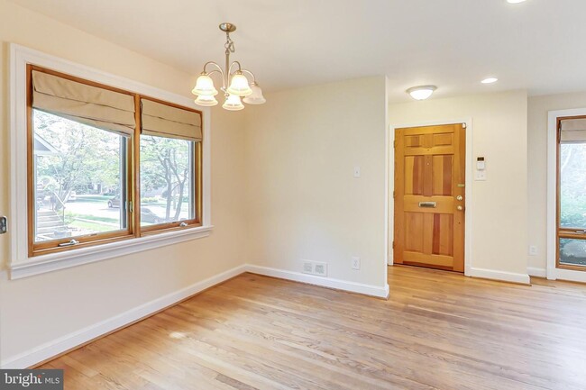 Foto del edificio - 4709 Edgefield Rd