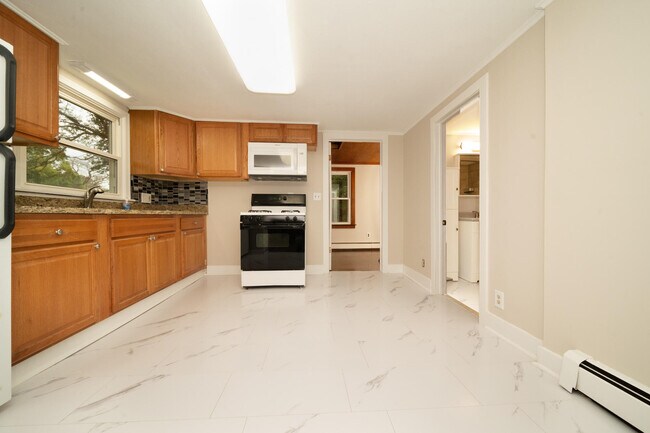 Building Photo - 559 Gatewood Dr