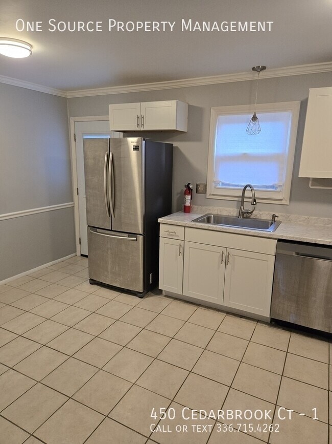 Building Photo - 450 Cedarbrook Ct