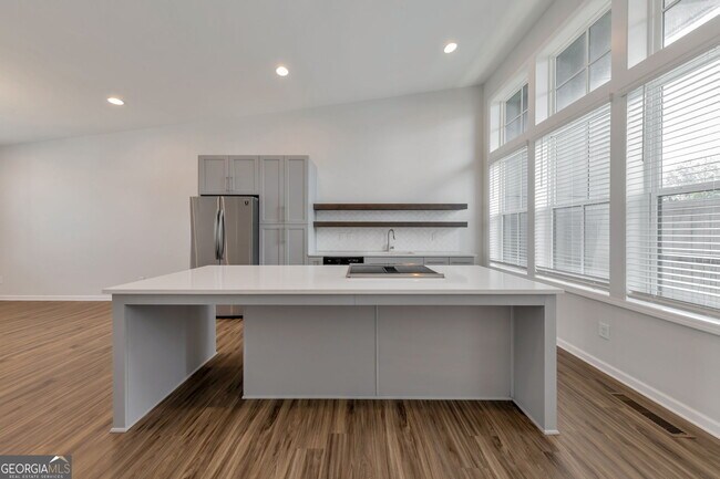 Foto del edificio - 910 Brees Ct