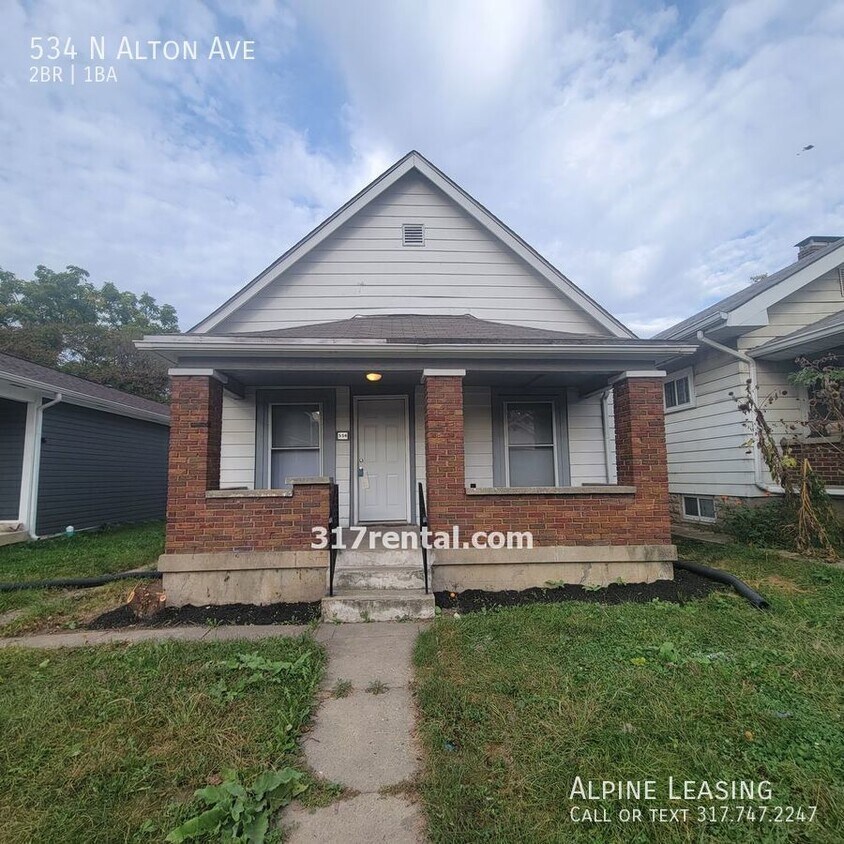 Primary Photo - 2/1 West Side Home!