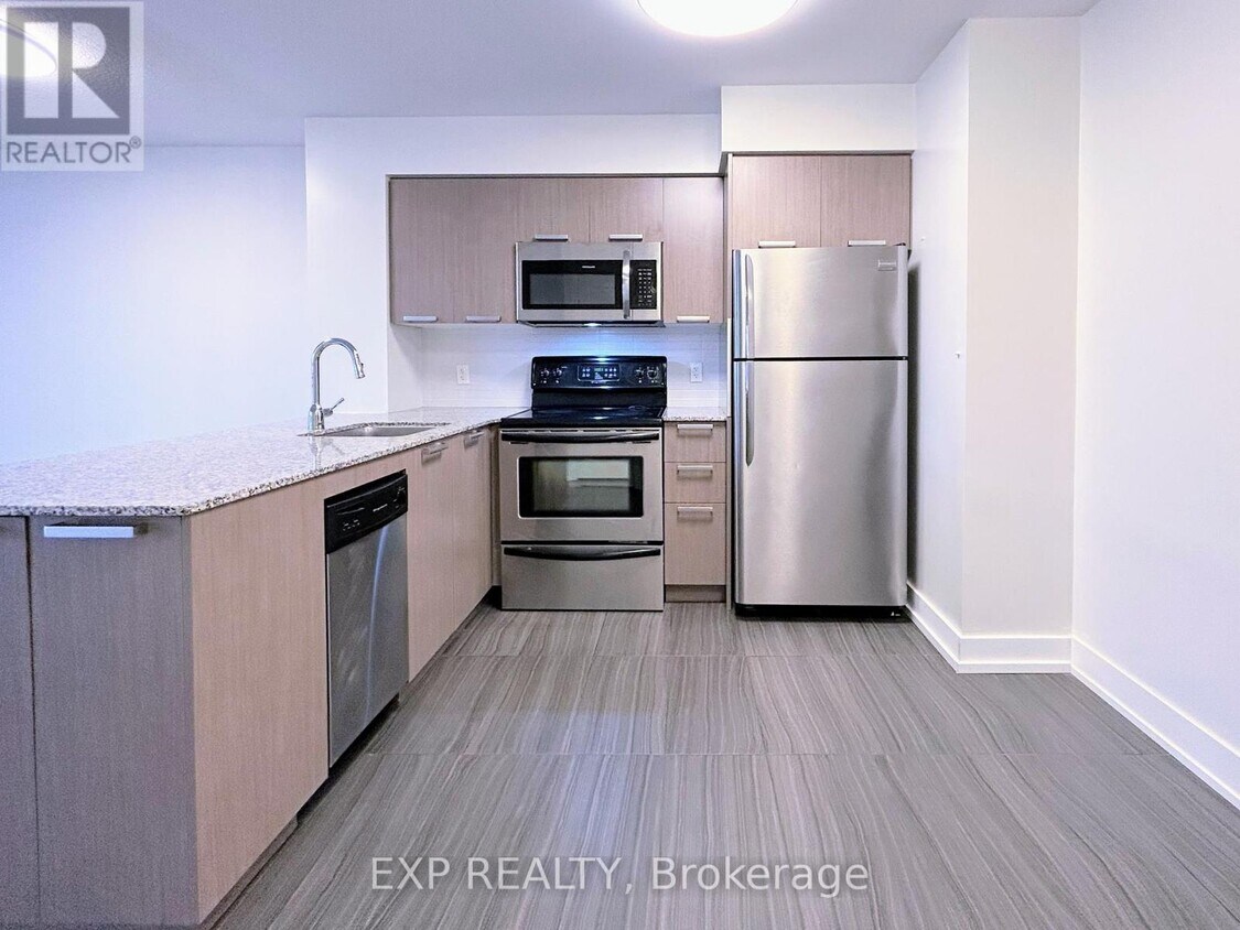 Photo principale - 23-523 Sheppard Ave E