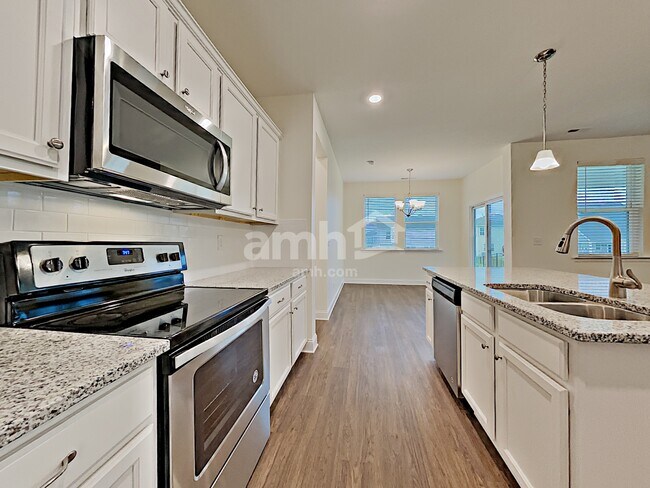 Building Photo - 112 Samara Ln