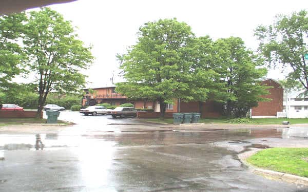 Building Photo - 712-714 Riverview Dr