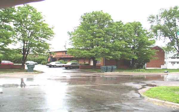 Foto del edificio - 712-714 Riverview Dr