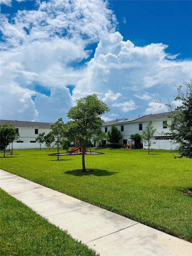 Foto del edificio - 1126 SW 6th Ct