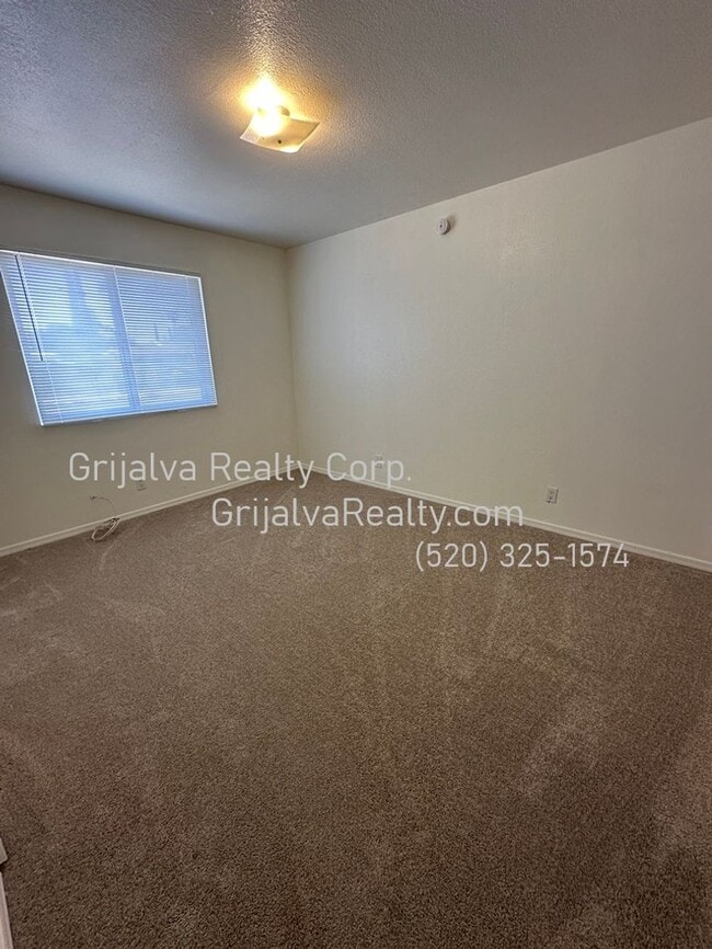 Building Photo - 6850 E Lurlene Dr