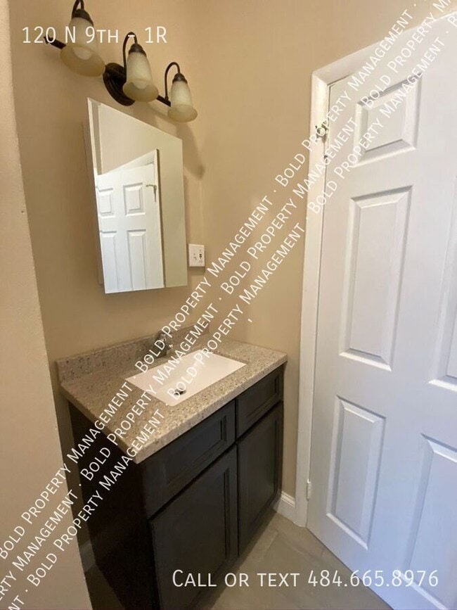 Foto del edificio - 120 N 9th St