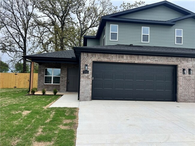 Foto del edificio - 570 Cosmos St