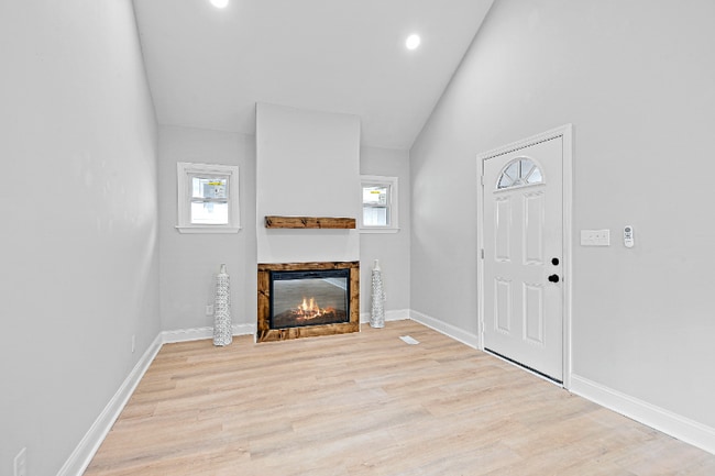Building Photo - 4014 Roanoke Rd