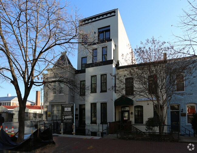 Primary Photo - 611 2nd St NE