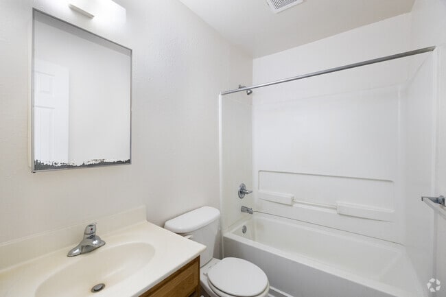 2 habitaciones, 1 baño - 791 pies cuadrados - Baño - Tyler Run II