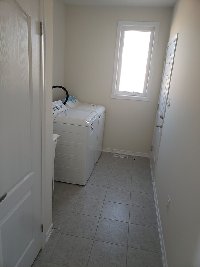 Photo du bâtiment - 252 Bedrock Dr